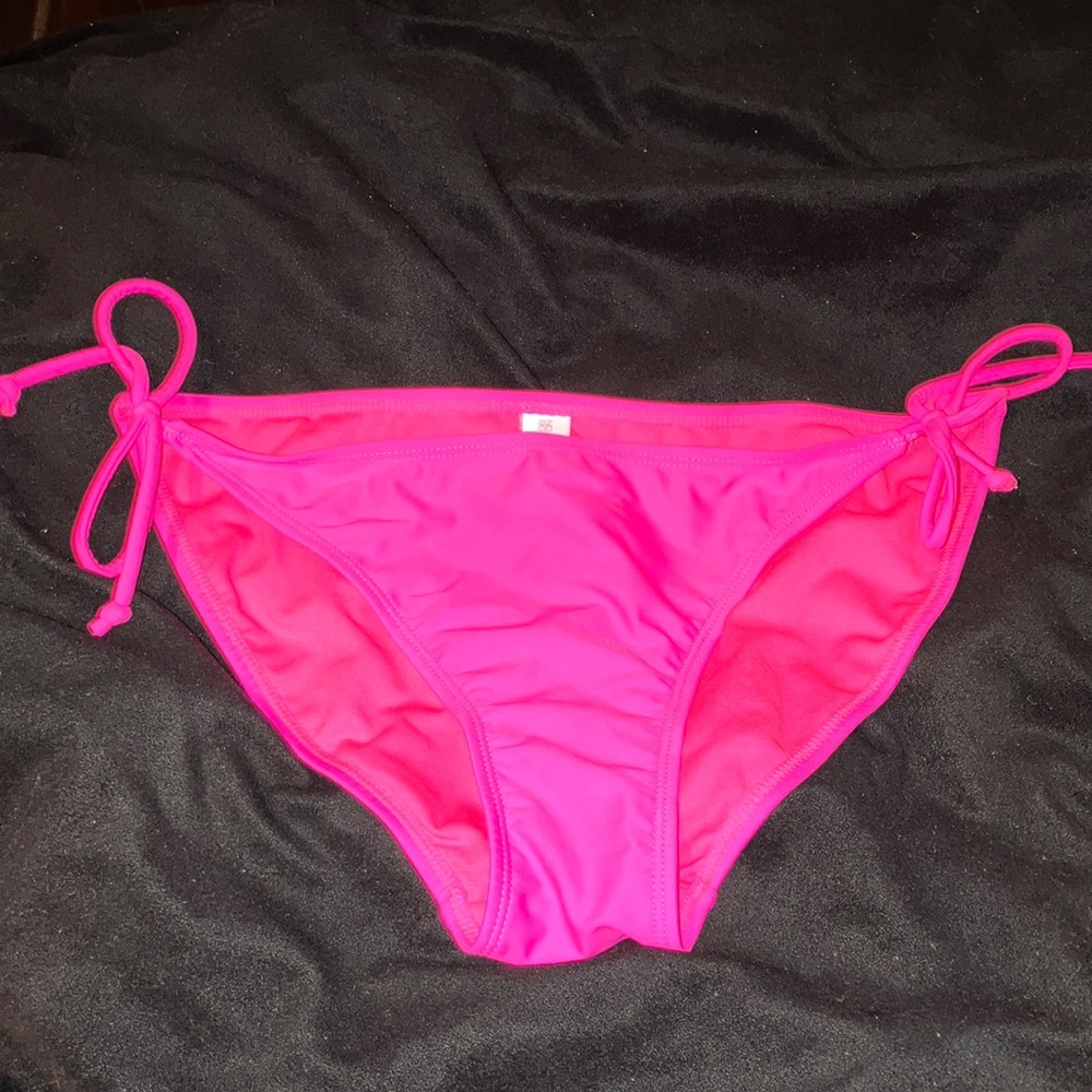 Large string bikini hot pink bottom EUC